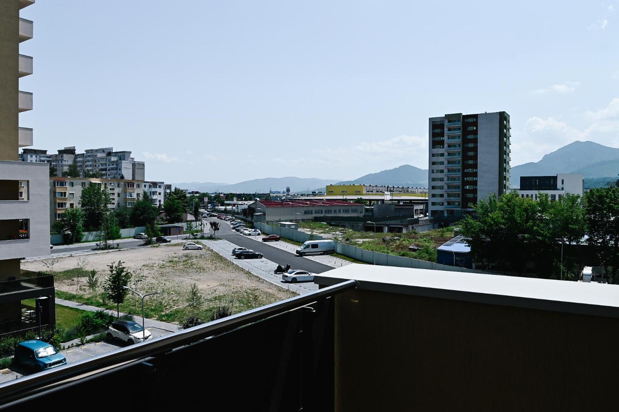 Urban Plaza - Aparthotel Braszów Zewnętrze zdjęcie