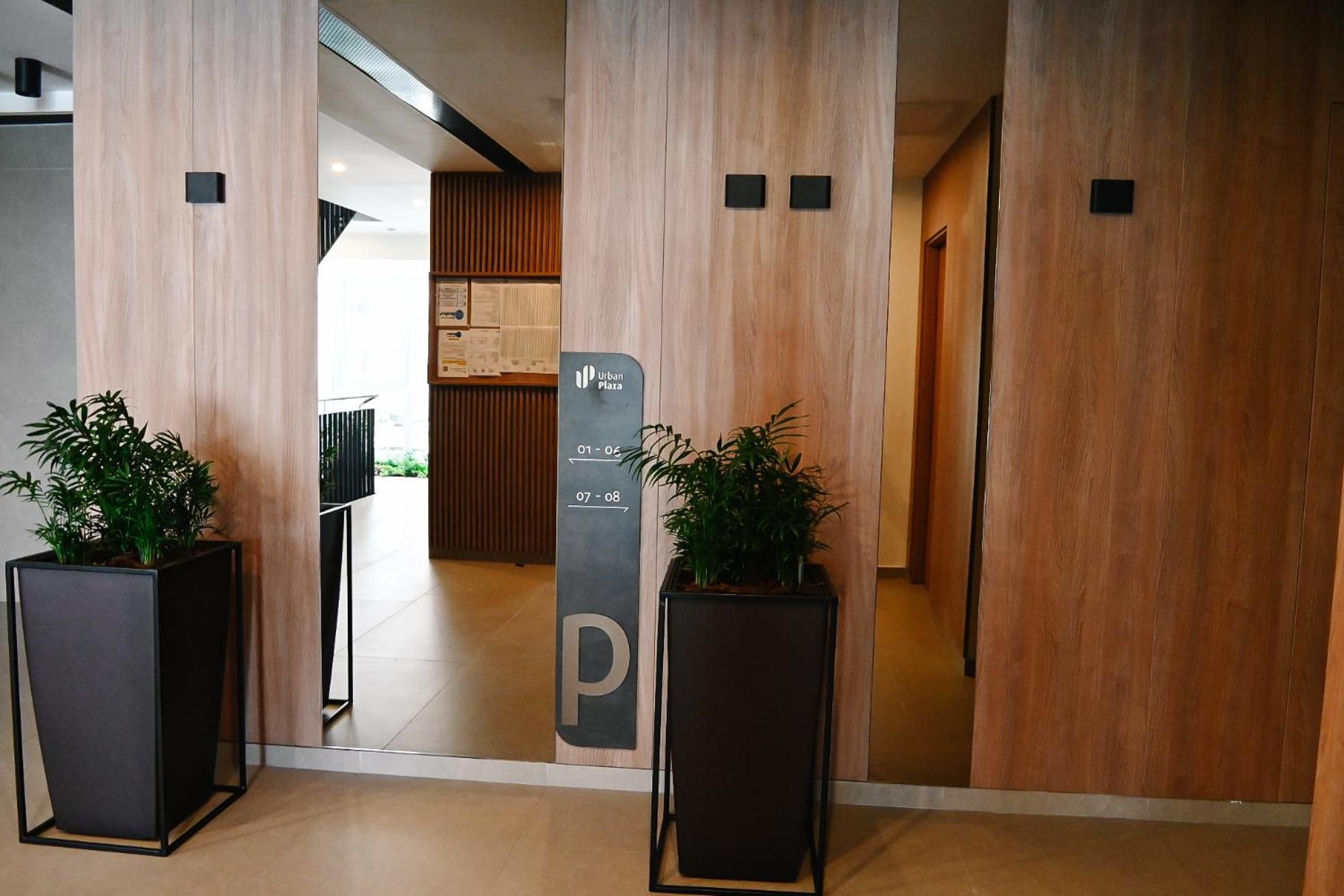 Urban Plaza - Aparthotel Braszów Zewnętrze zdjęcie